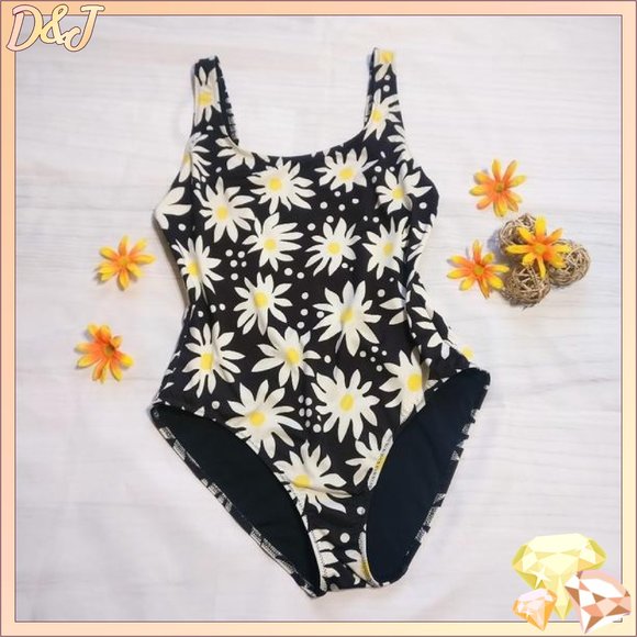 SOLID & STRIPED Other - 💎✨ Solid and Striped Daisy Swimsuit